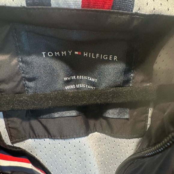 Tommy Hilfiger Black Windbreaker Jacket Modern Minimalist Design - Picture 4 of 5